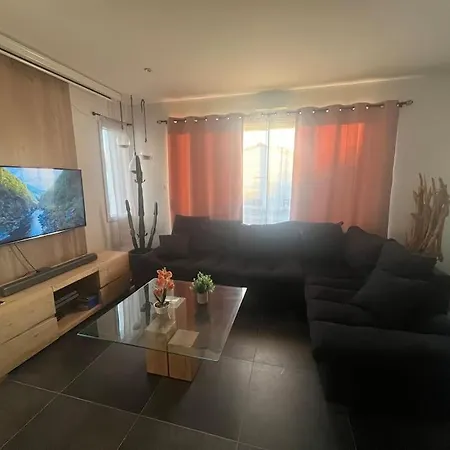 Charmante Maison Pres De La Grosbreuil