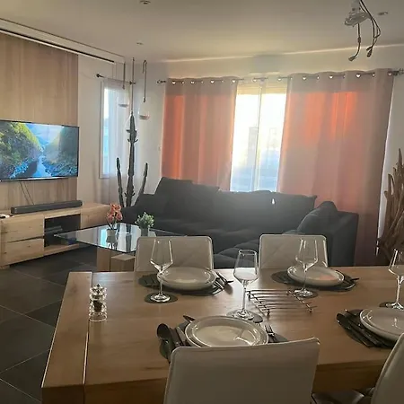 Dom wakacyjny Charmante Maison Pres De La