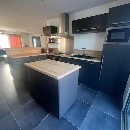 Prázdninový dům Charmante Maison Pres De La *